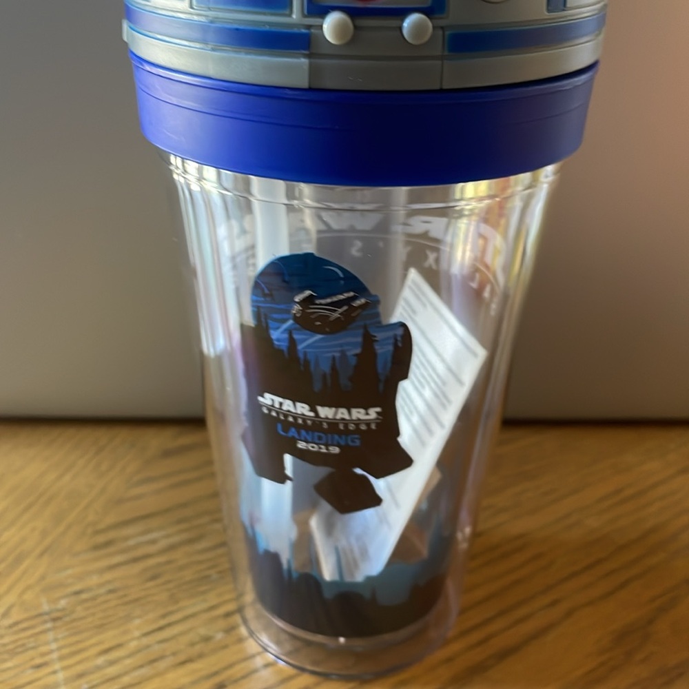 Authentic Disney Park Star Wars Galaxy Edge Light Up & Sound Tumbler w straw NEW - Picture 7 of 9